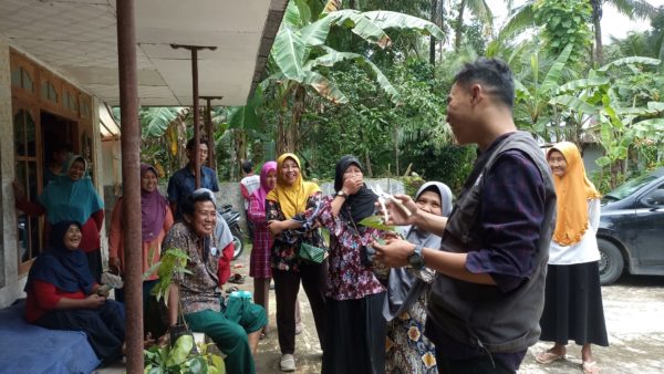 Turning Over a New Leaf: Farmers Going Green in Java